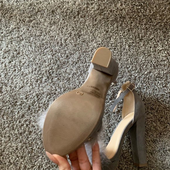 Charlotte Russe Faux Fur Open Heels - Picture 6 of 7